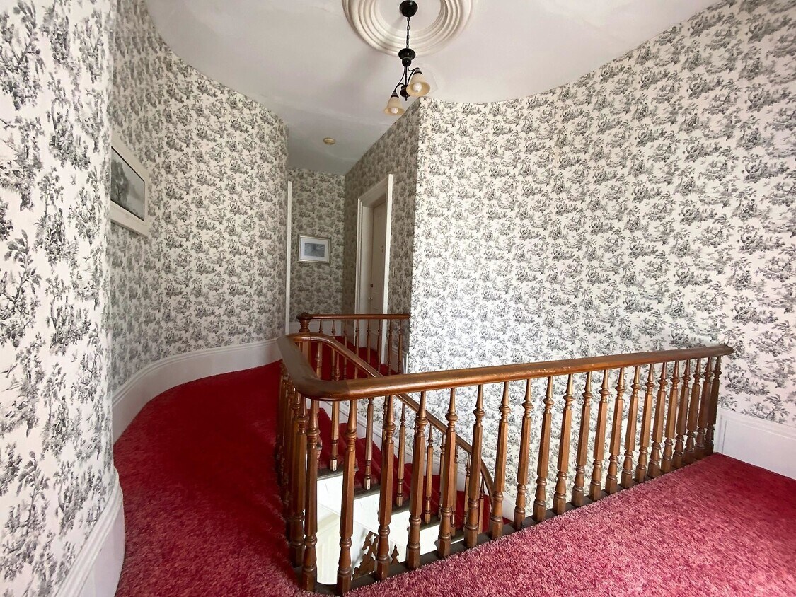 Foto del edificio - 229 N Ludington St