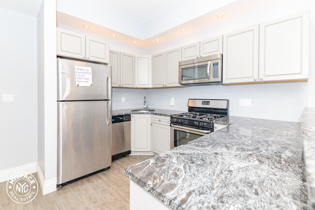 Foto del edificio - 776 Halsey St