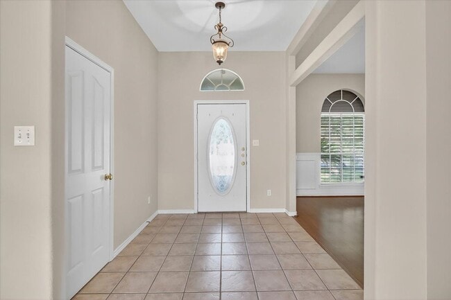 Building Photo - 3102 Sonoma Dr
