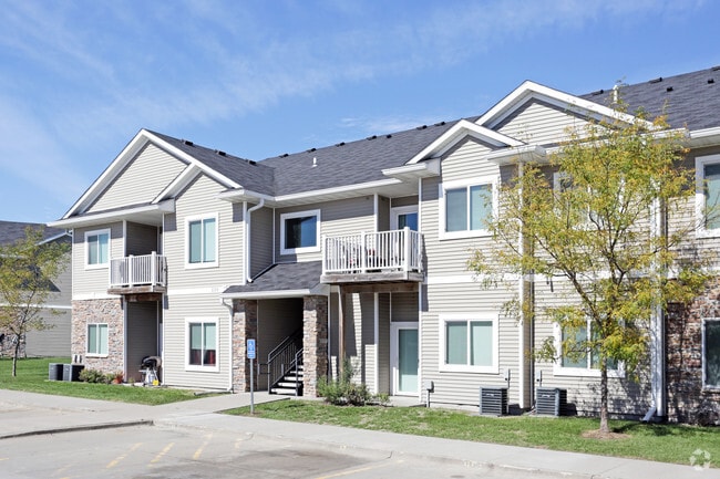 Building Photo - Avondale Trace Condos