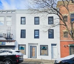 Building Photo - 130 1st St
