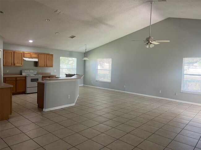 Building Photo - 235 Bedford Dr