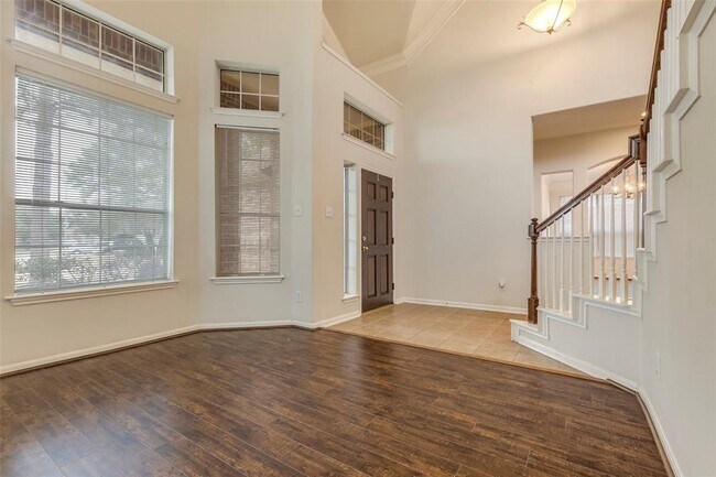 Foto del edificio - 6604 Trenton Lake Ln