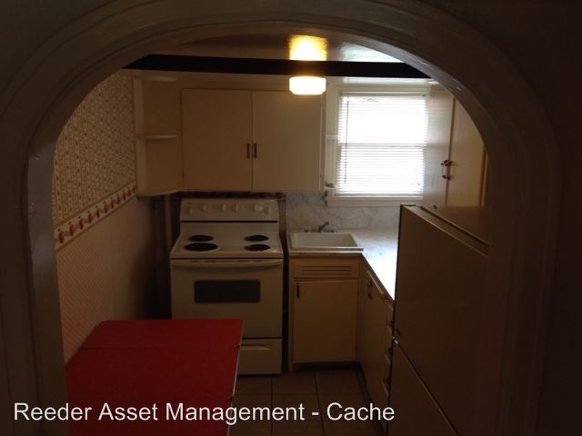 Building Photo - 85 E 500 N