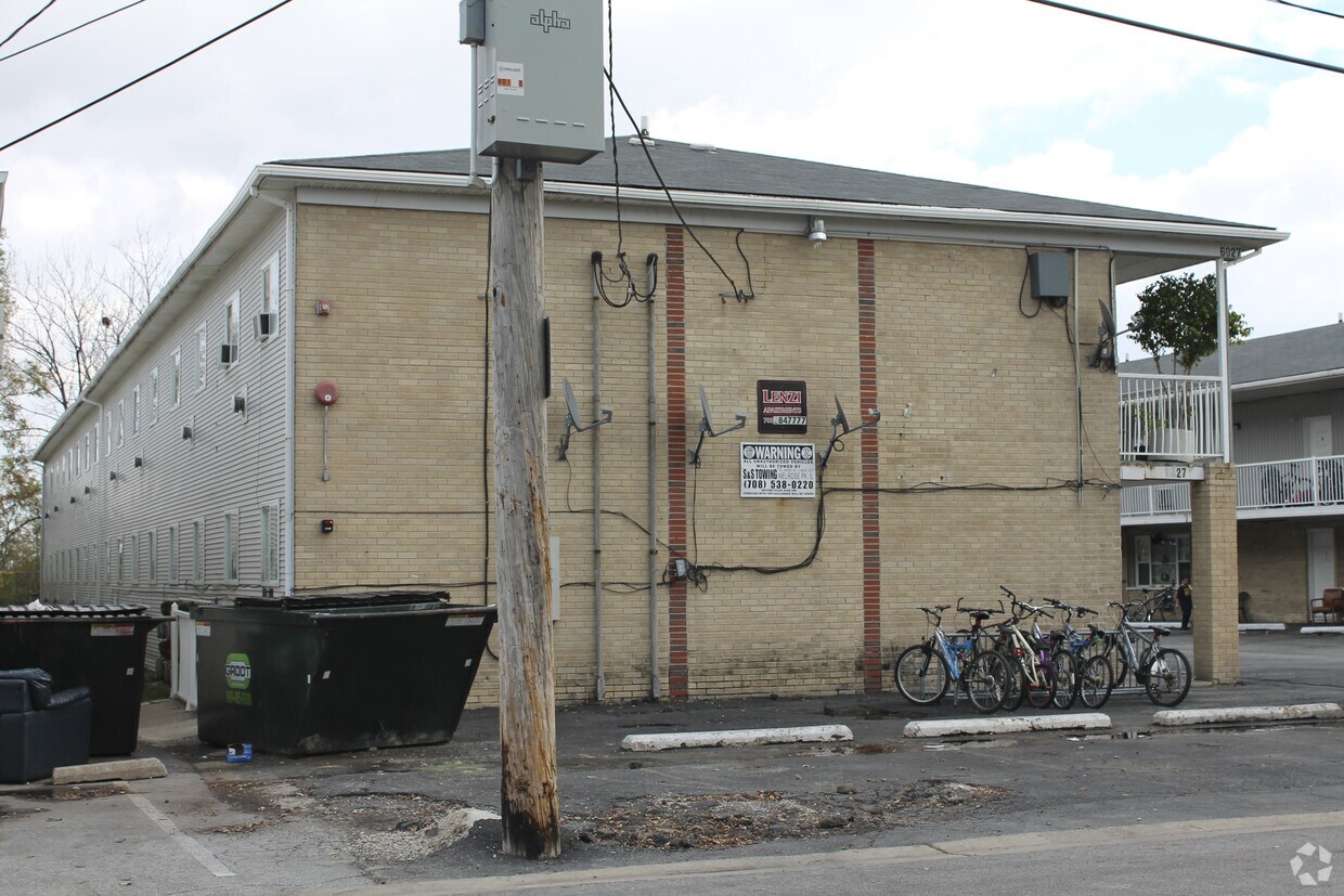 Primary Photo - 6027 Lenzi Ave