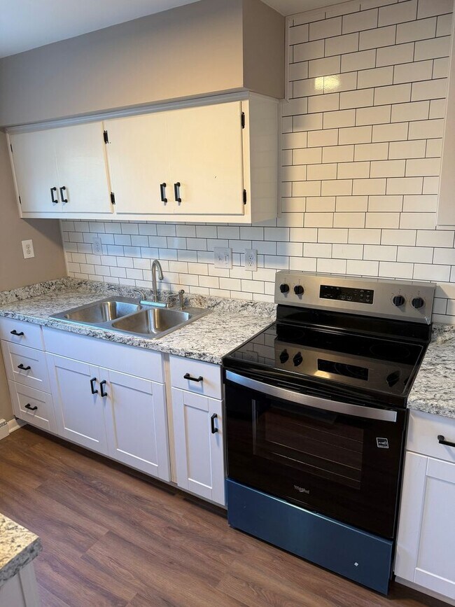 Foto del edificio - Second Floor Apartment