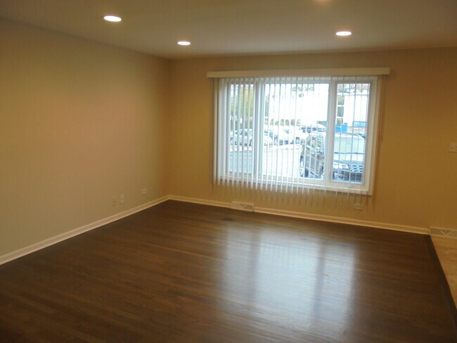 Foto del edificio - 419 E Lincoln St