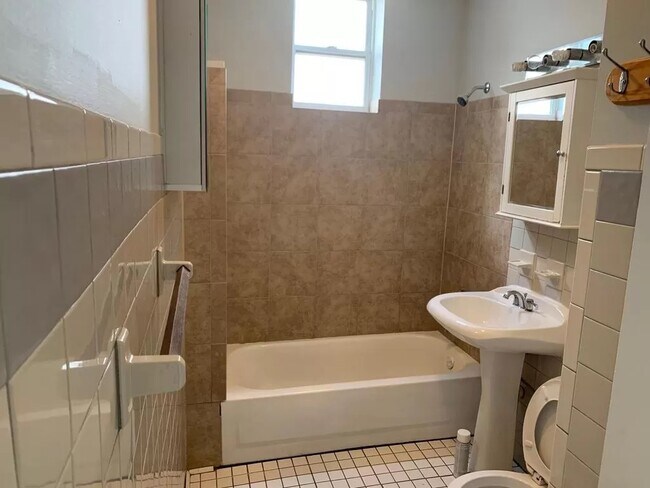 Bathroom - 2746 W Chicago Ave