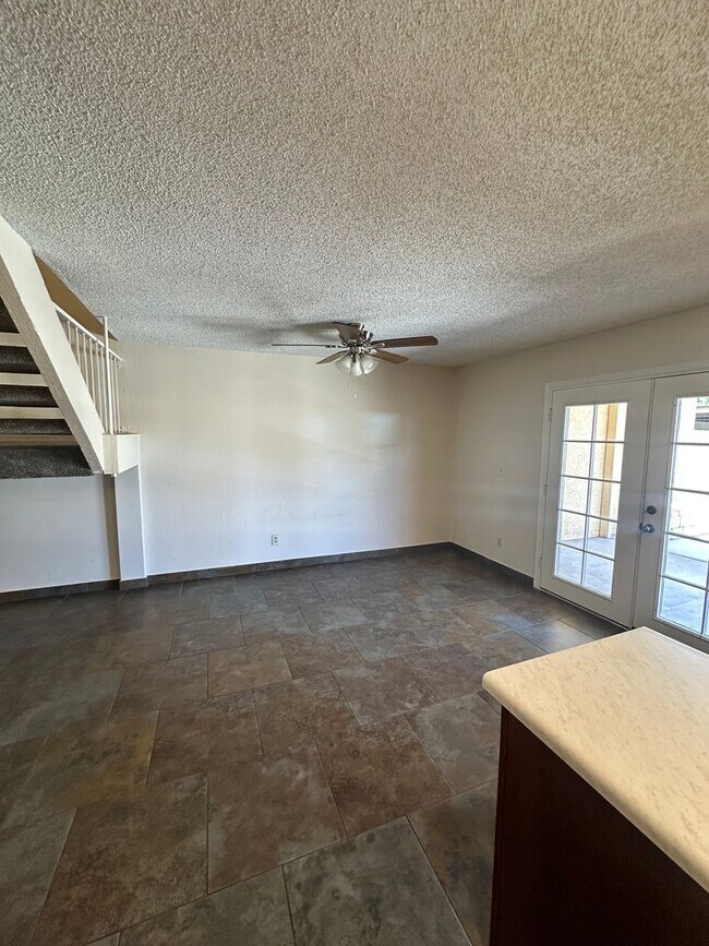 Foto del edificio - Stunning & Spacious 2 BR / 2.5 BA Townhome – Move-In Ready!