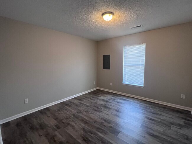 Foto del edificio - 3220 Chris St