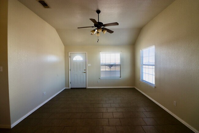 Building Photo - COMING SOON! FOR LEASE! Nice 3 BR - 2 BA -...