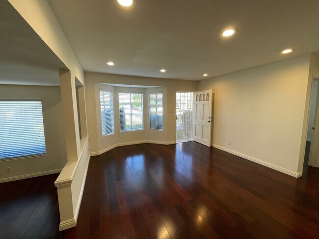 Foto del edificio - 1607 Phelan Ln