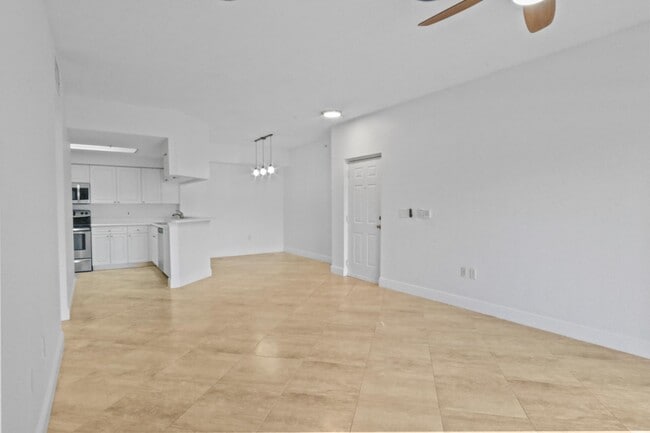 Building Photo - 3019 Alcazar Pl