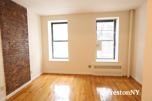 Building Photo - 326 E 34th St