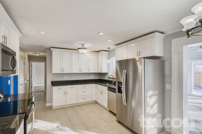 Foto del edificio - 3222 Greenwood Cir