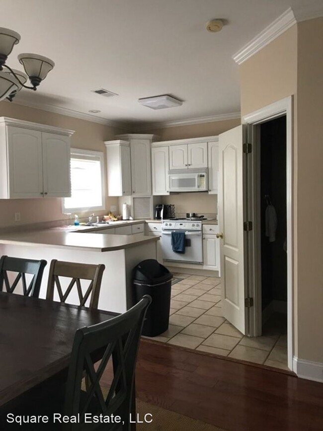 Building Photo - 3 br, 2.5 bath House - 37 Autumn Ridge