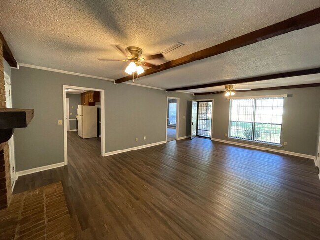 Building Photo - Foxhill Commons Subdivision!