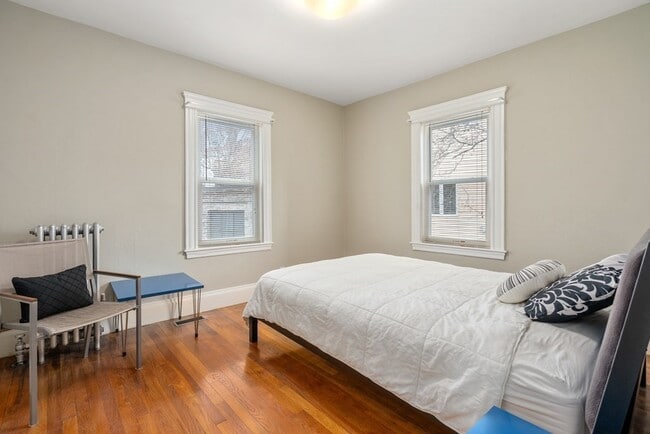 Building Photo - 233 Faneuil St