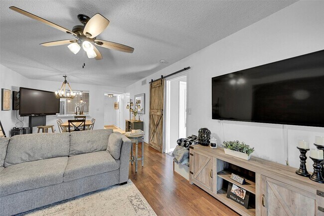 Foto del edificio - 8592 W Sunrise Blvd