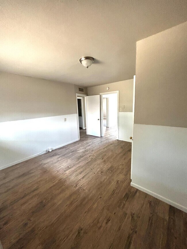 Building Photo - 2906 43rd St