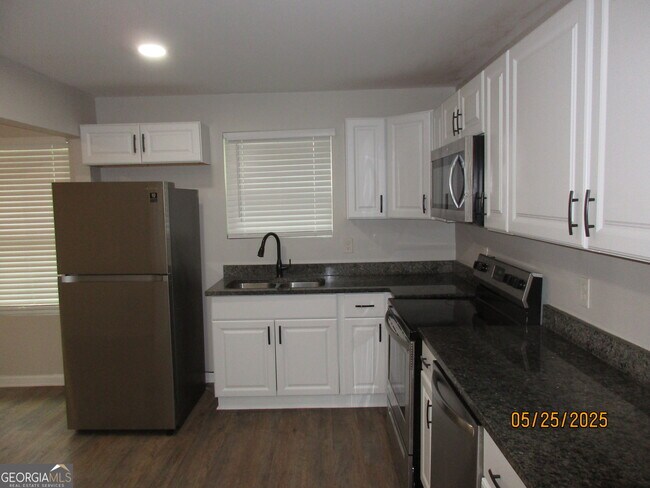 Building Photo - 2343 Carver Dr NW