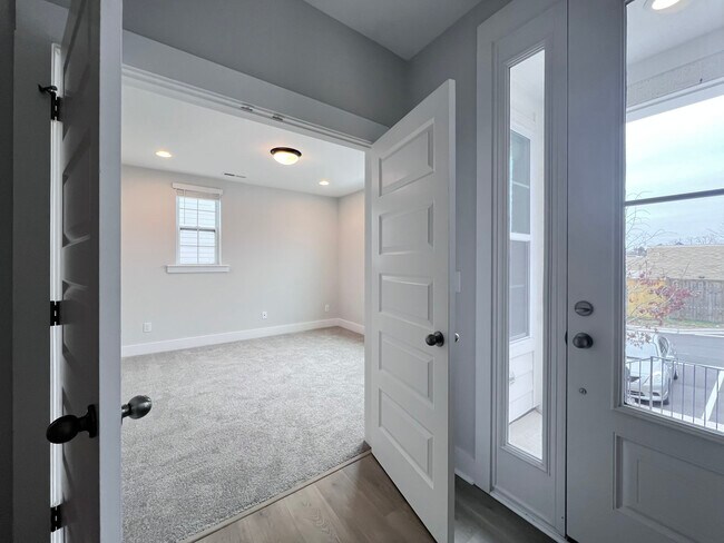 Foto del edificio - 8520 Silsbee Dr