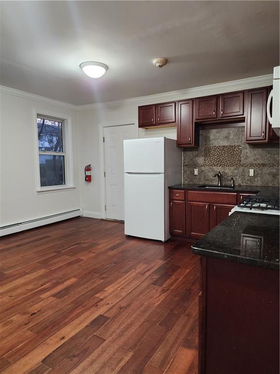 110 Willow St, Woonsocket, RI 02895 Room for Rent in Woonsocket, RI