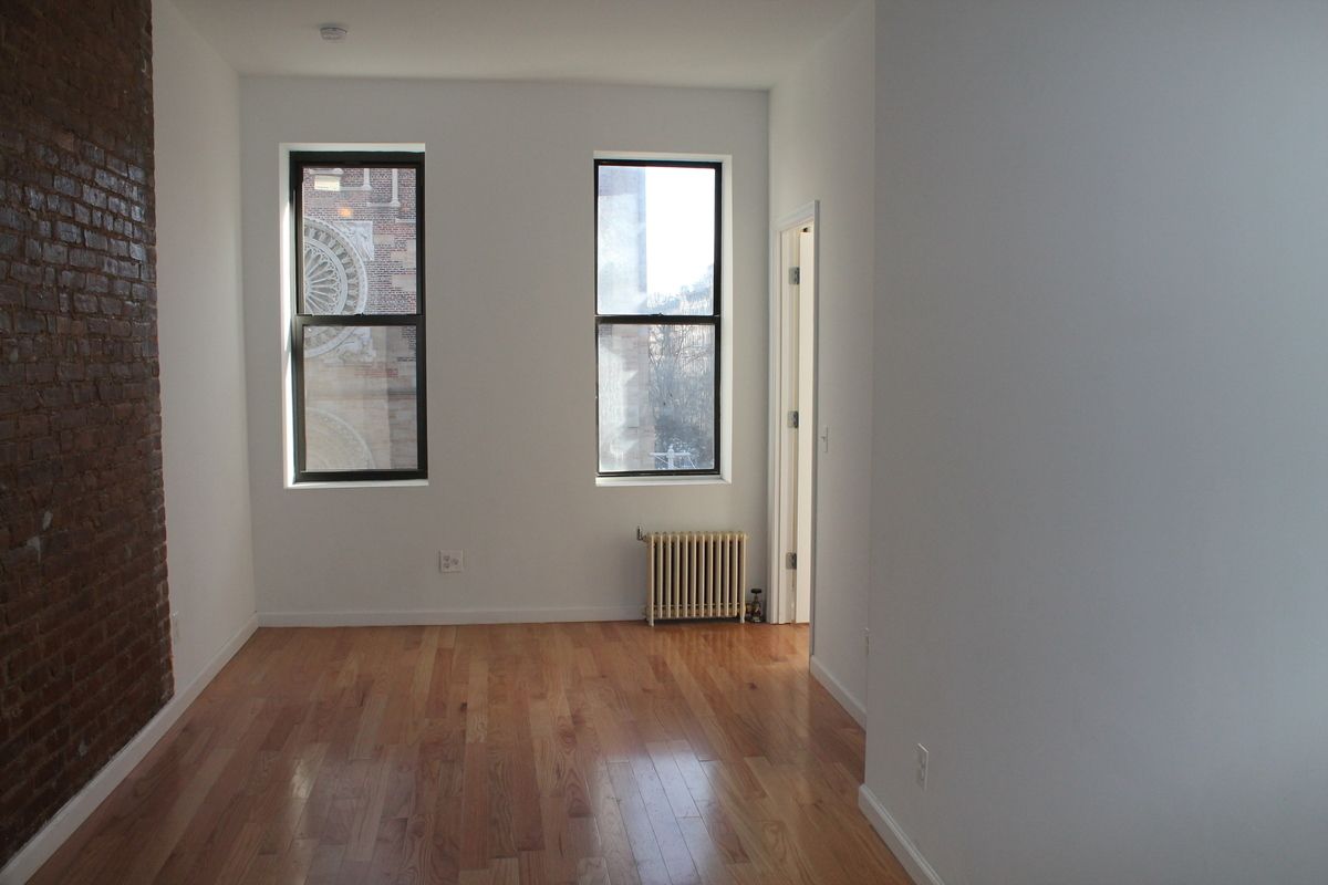Primary Photo - 353 E 66th St