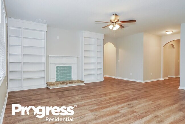 Building Photo - 102 Serenola Ct