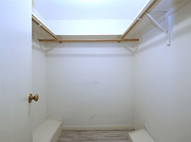 Foto del edificio - 2626 Holly Hall St