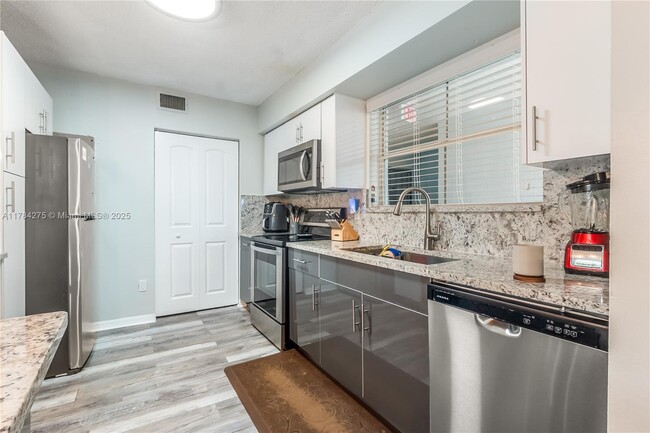 Foto del edificio - 5962 Morningstar Cir
