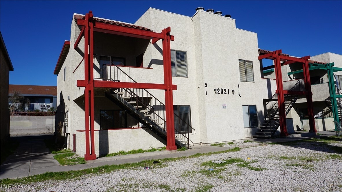 Primary Photo - 2021 Winwood St