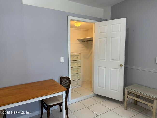 Foto del edificio - 7826 Bellemeade Blvd S