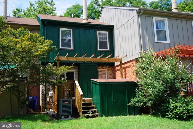 Building Photo - 20117 Laurel Hill Way