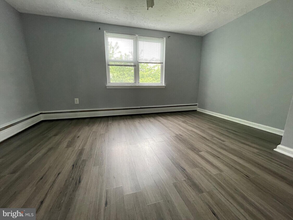 Foto del edificio - 6441 Edmund St