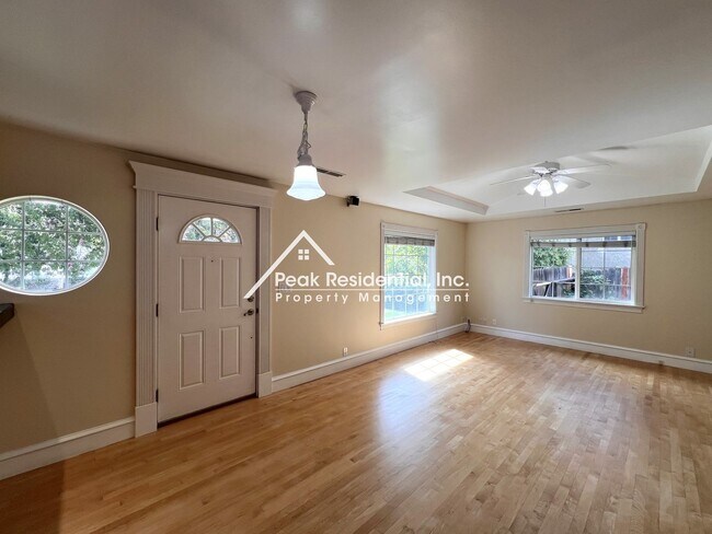 Building Photo - 6101 Mariposa Ave