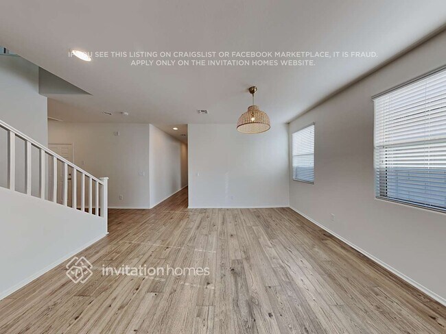 Building Photo - 2152 W Emrie Ave