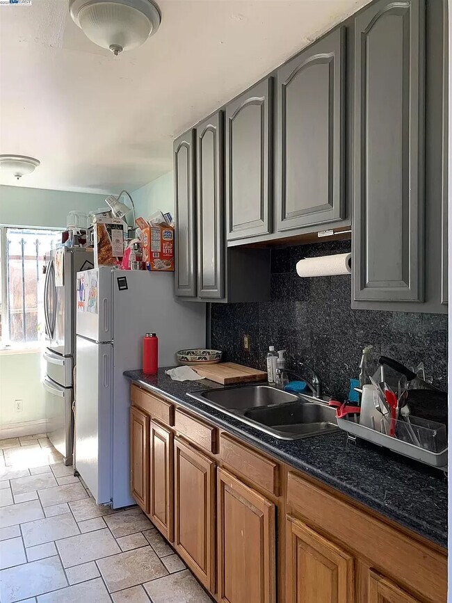 Building Photo - 1300 51st Ave