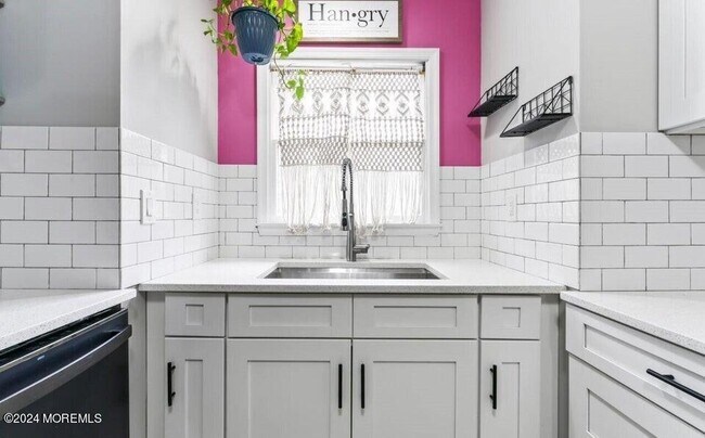 Foto del edificio - 15 Weller Pl