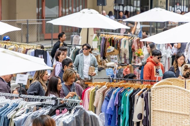 The MAUM Market is the original and largest Asian makers' market in the US.