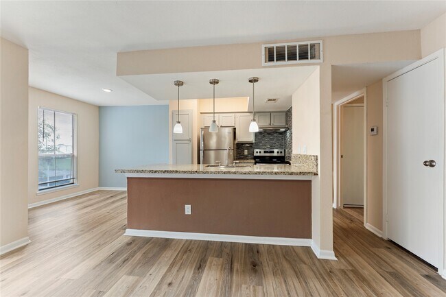 Foto del edificio - 3919 Fairmont Pkwy