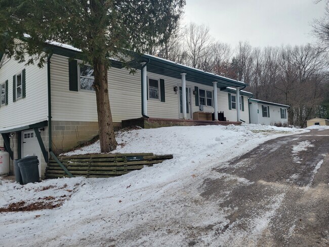 Building Photo - 19 Little Cherokee Ln