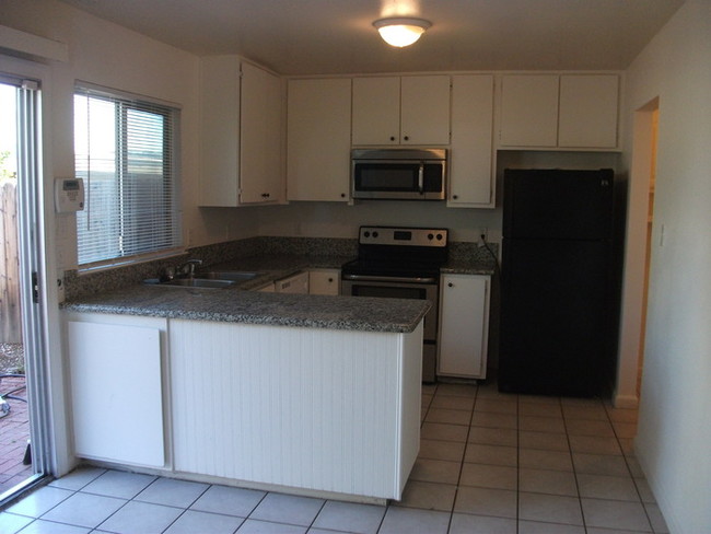 Building Photo - 7648 La Mancha Way