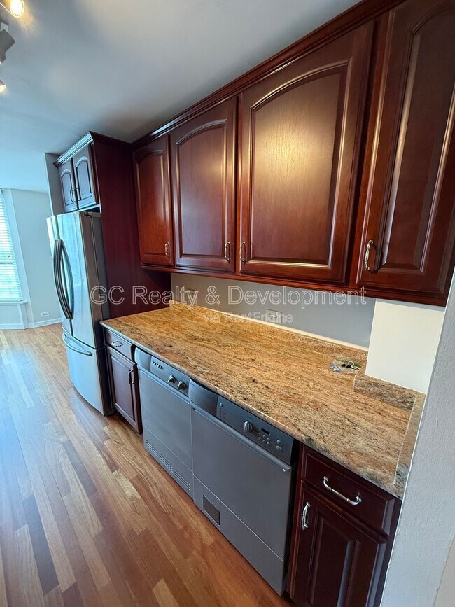 Foto del edificio - 899 S Plymouth Ct