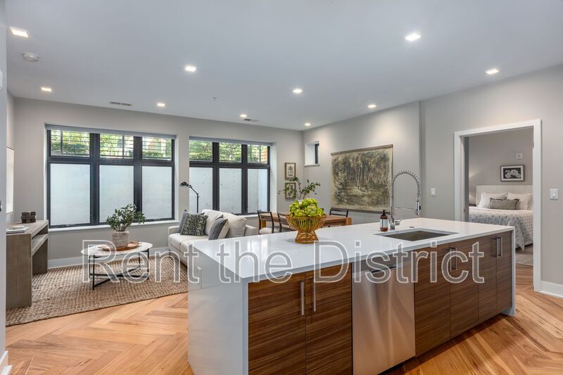 Primary Photo - 1345 K St SE