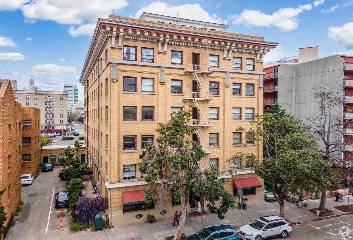 Primary Photo - Raymond Apartments