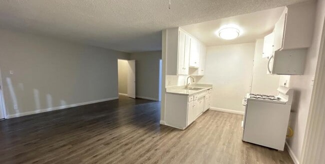 Foto del edificio - 2.0 bedroom in Canoga Park California 91304