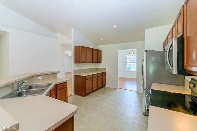Building Photo - 9203 Hawkeye Dr