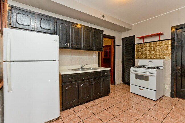 Building Photo - 3312 W Armitage Ave