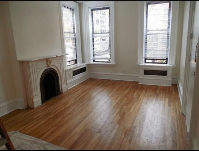 Building Photo - 229 8th St